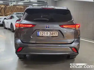 Toyota Highlander 2023 2.5 Автомат в Москве № 215623, миниатюра 4