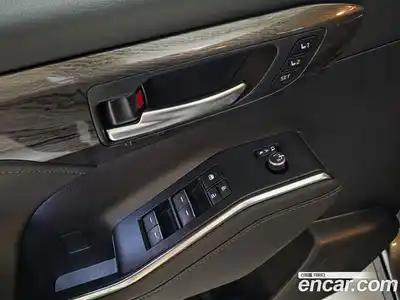 Toyota Highlander 2023 2.5 Автомат в Москве № 215623, миниатюра 8