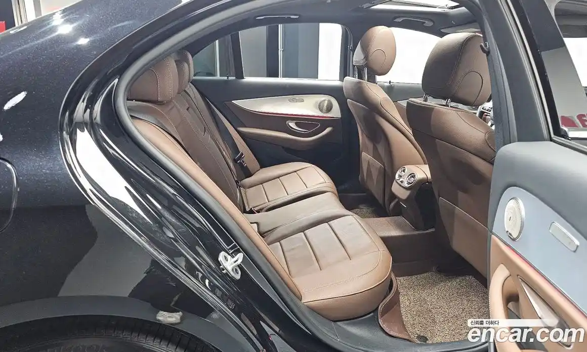 Mercedes-Benz E-Class 2020 2.0 Автомат в Москве № 224730, фото 12