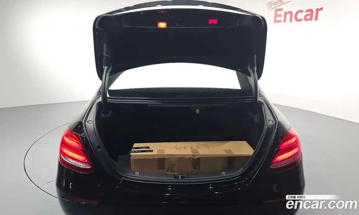 Mercedes-Benz E-Class 2020 2.0 Автомат в Москве № 224730, фото 20