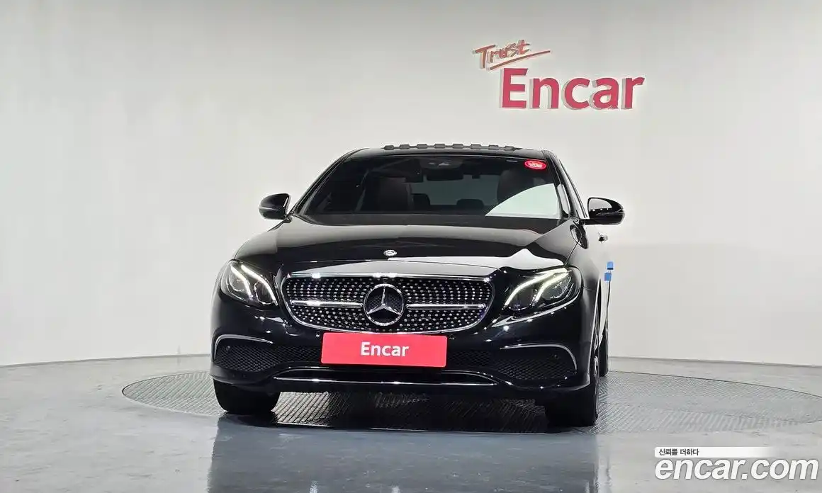 Mercedes-Benz E-Class 2020 2.0 Автомат в Москве № 224730, фото 3