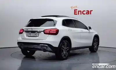 Mercedes-Benz GLA-Class 2019 2.0 Автомат в Москве № 228936, миниатюра 2
