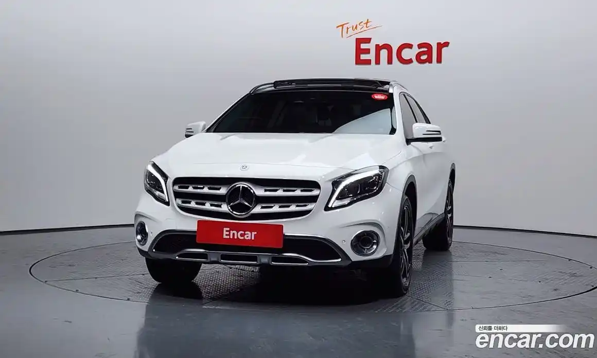 Mercedes-Benz GLA-Class 2019 2.0 Автомат в Москве № 228936, фото 3