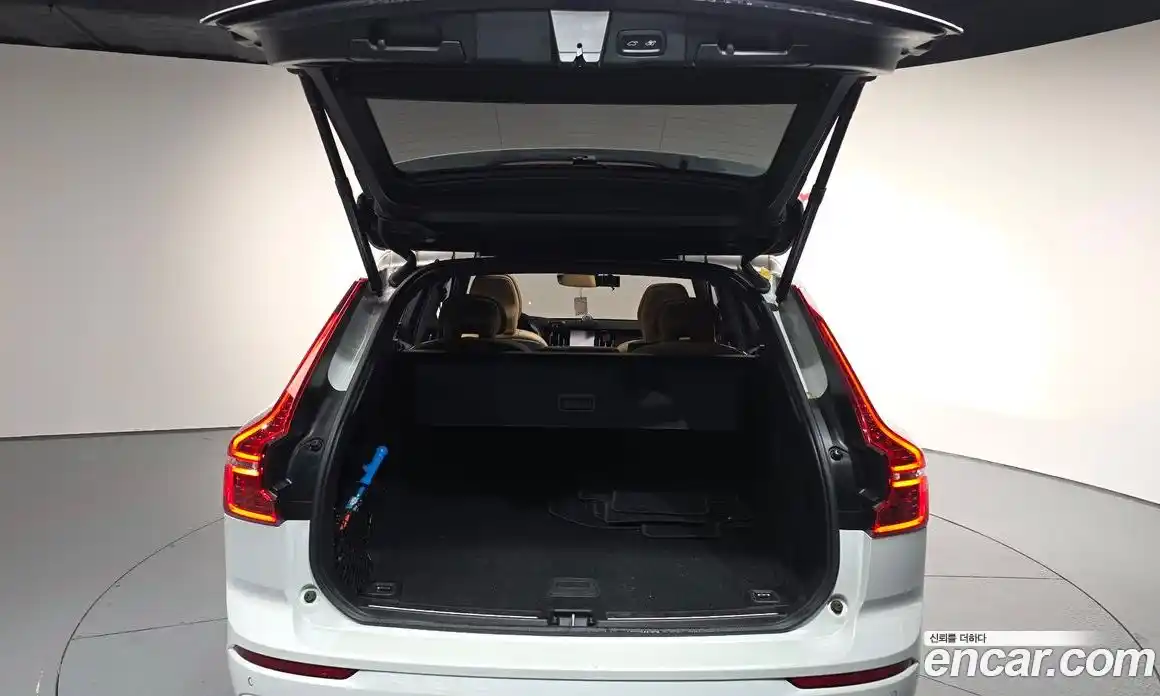 Volvo XC60 2022 2.0 Автомат в Москве № 230524, фото 20