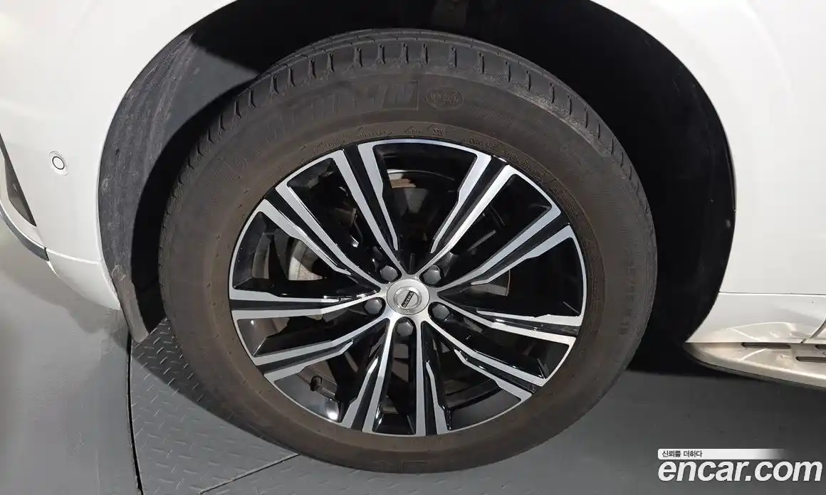 Volvo XC60 2022 2.0 Автомат в Москве № 230524, фото 5