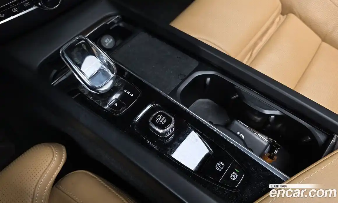 Volvo XC60 2022 2.0 Автомат в Москве № 230524, фото 9