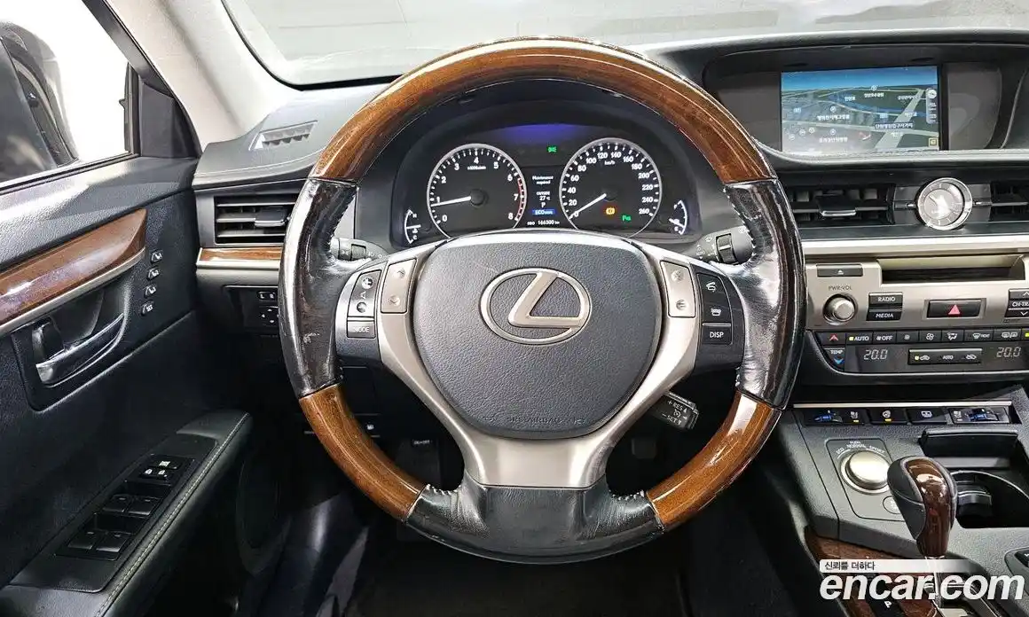 Lexus ES 2015 3.5 Автомат в Москве № 232042, фото 13