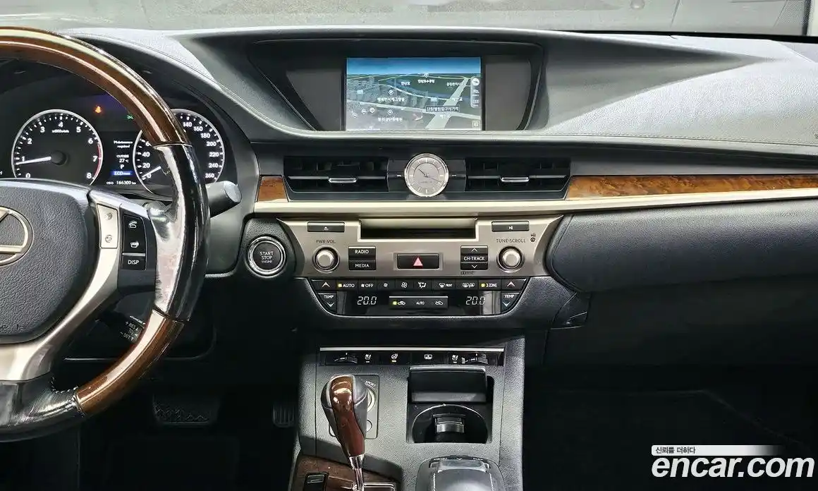 Lexus ES 2015 3.5 Автомат в Москве № 232042, фото 19