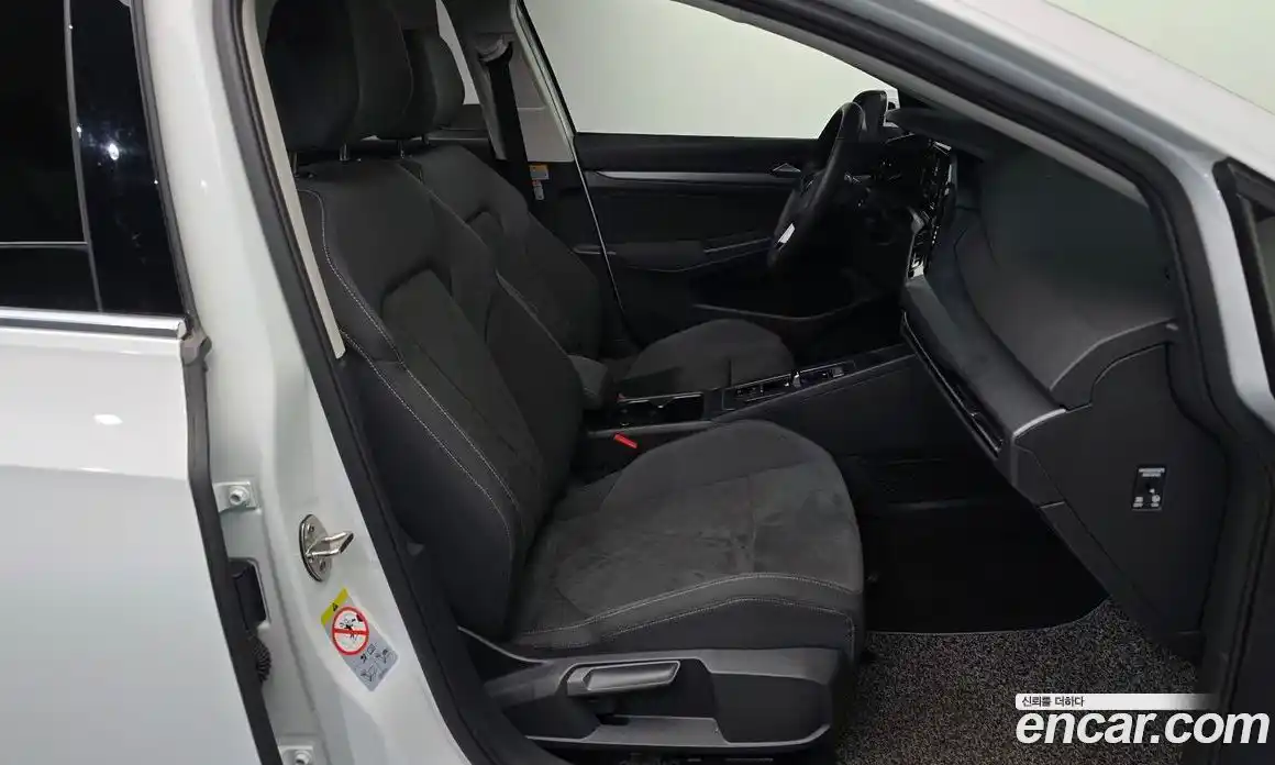 Volkswagen Golf 2022 2.0 Автомат в Москве № 232204, фото 11