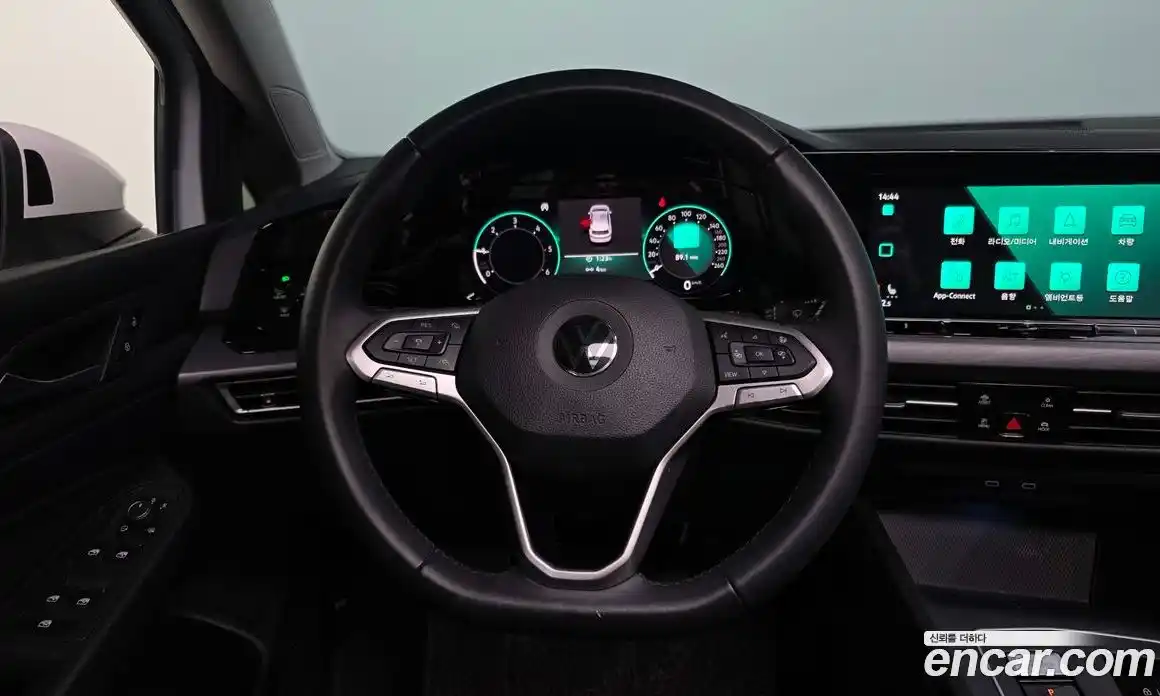 Volkswagen Golf 2022 2.0 Автомат в Москве № 232204, фото 13