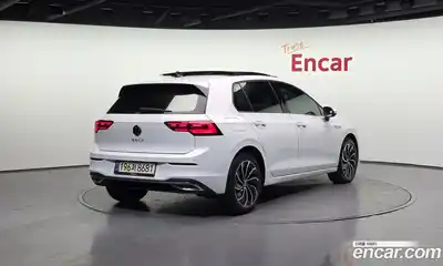 Volkswagen Golf 2022 2.0 Автомат в Москве № 232204, миниатюра 2