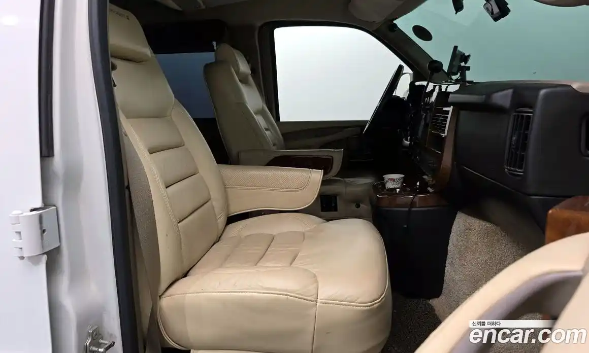 Chevrolet Express Van 2010 6.0 Автомат в Москве № 260421, фото 10