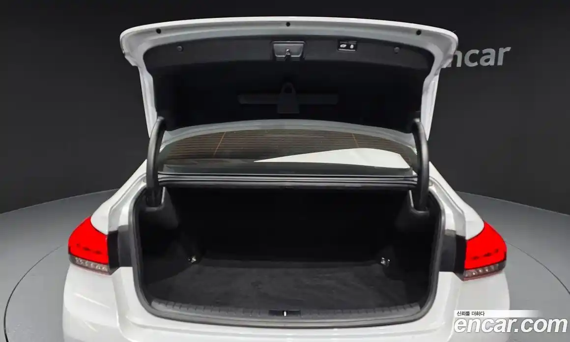 Genesis G80 2017 3.8 Автомат в Москве № 27372, фото 20