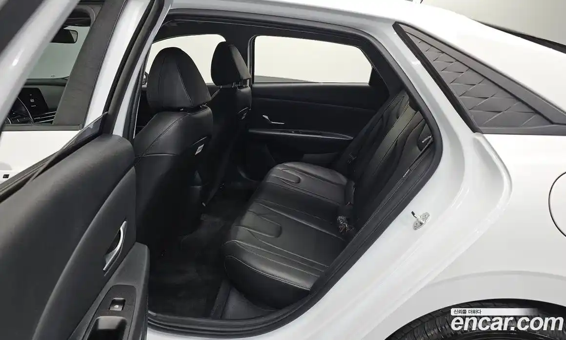 Hyundai Avante 2024 1.6 Автомат в Москве № 2742, фото 11