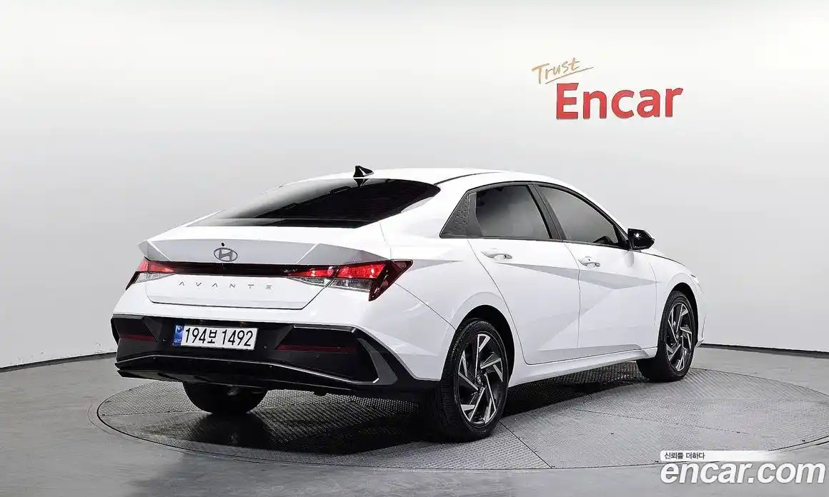 Hyundai Avante 2024 1.6 Автомат в Москве № 2742, фото 2