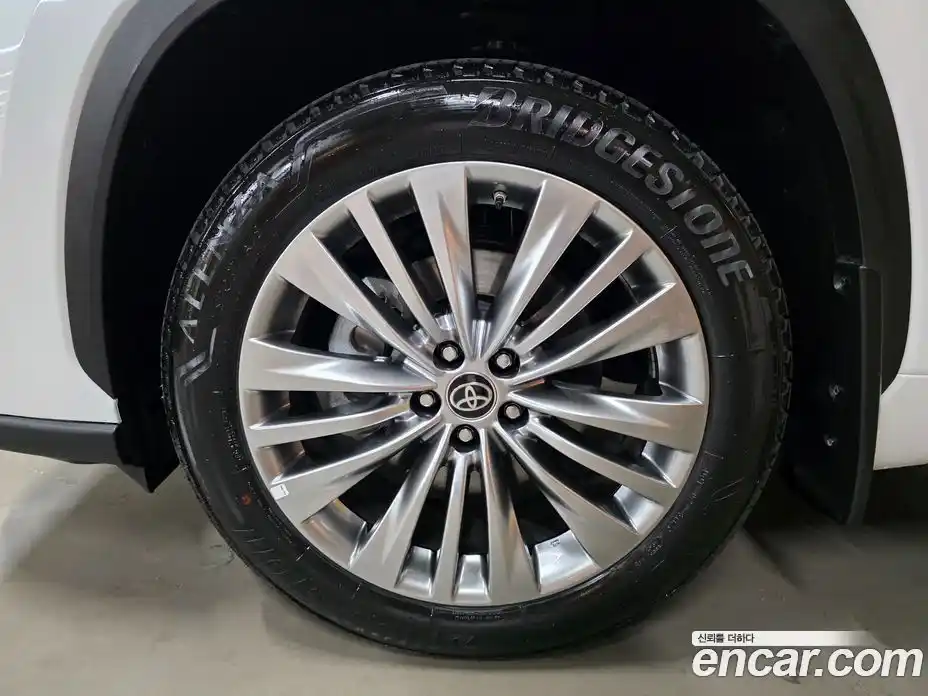 Toyota Highlander 2025 2.5 Автомат в Москве № 318571, фото 5