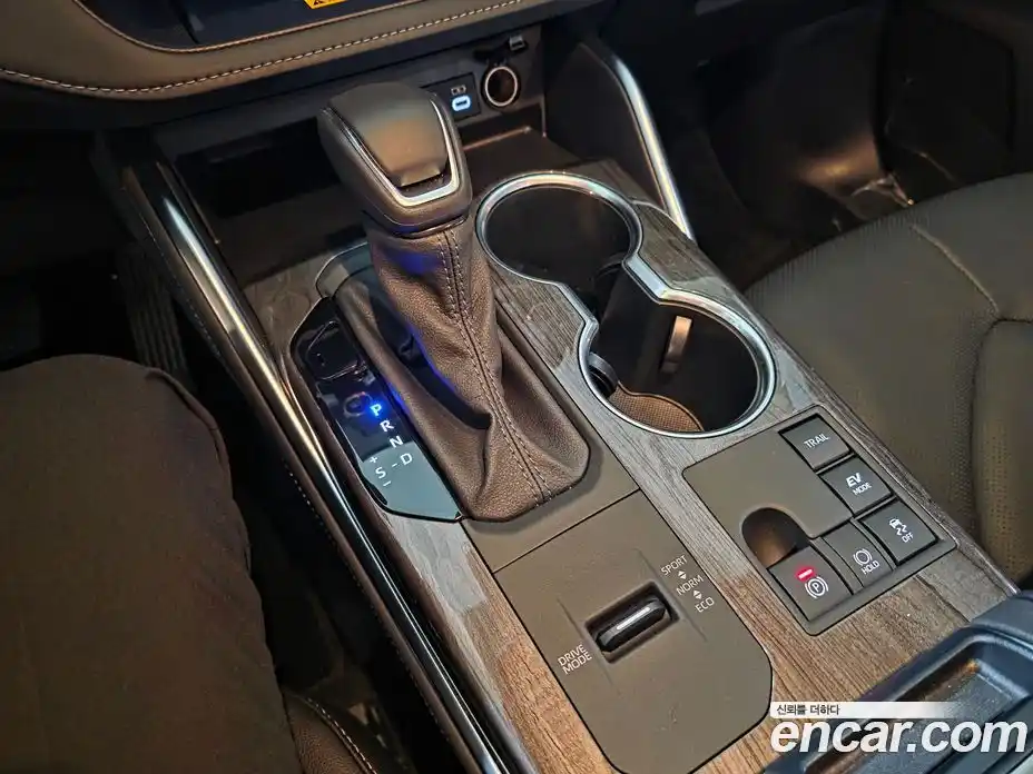 Toyota Highlander 2025 2.5 Автомат в Москве № 318571, фото 9