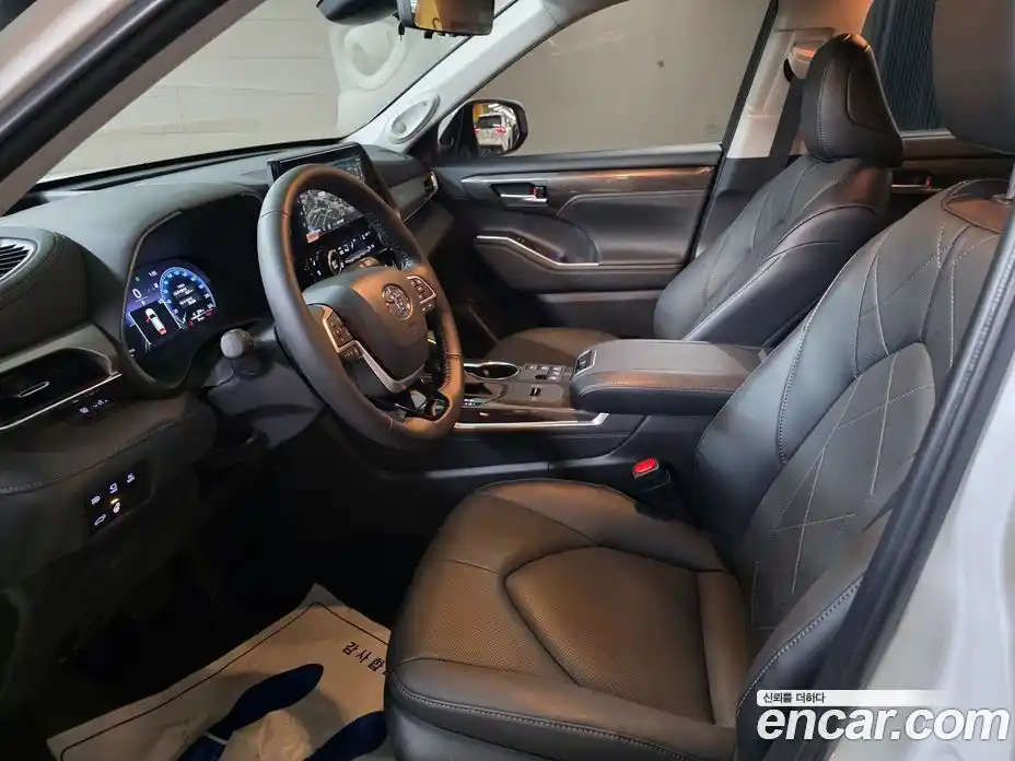 Toyota Highlander 2025 2.5 Автомат в Москве № 318571, фото 10