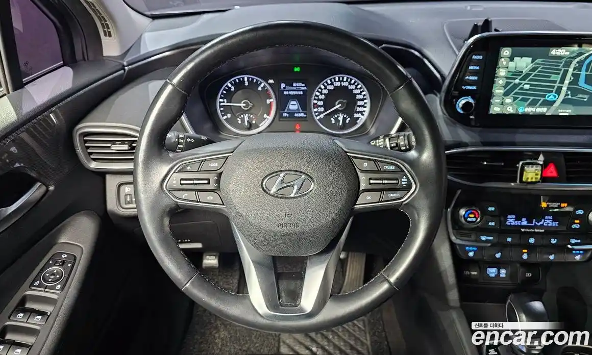 Hyundai Santa Fe 2019 2.0 Автомат в Москве № 320608, фото 12