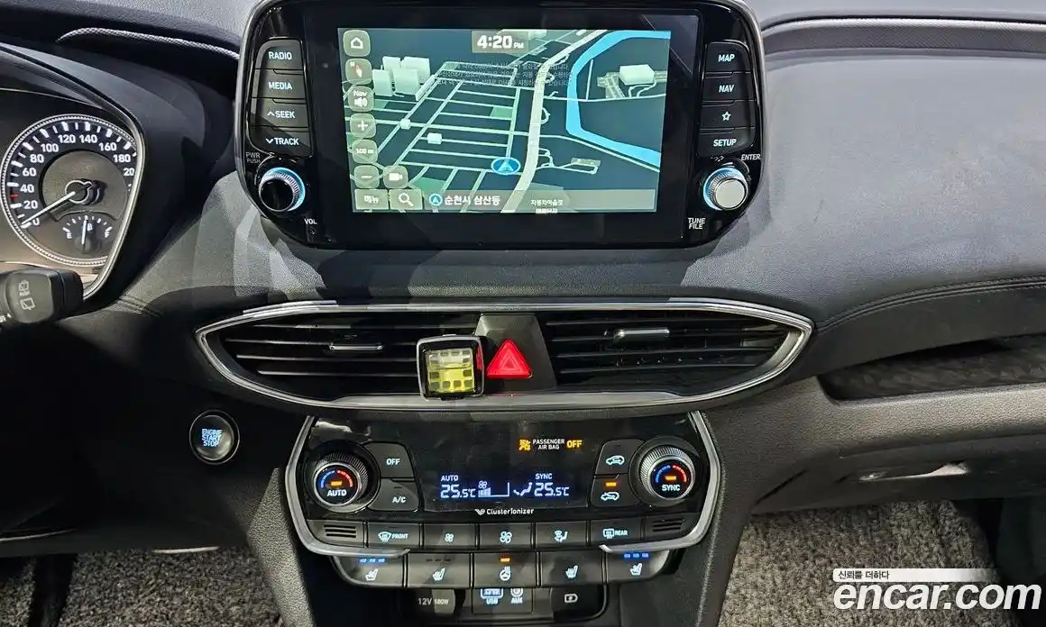 Hyundai Santa Fe 2019 2.0 Автомат в Москве № 320608, фото 13