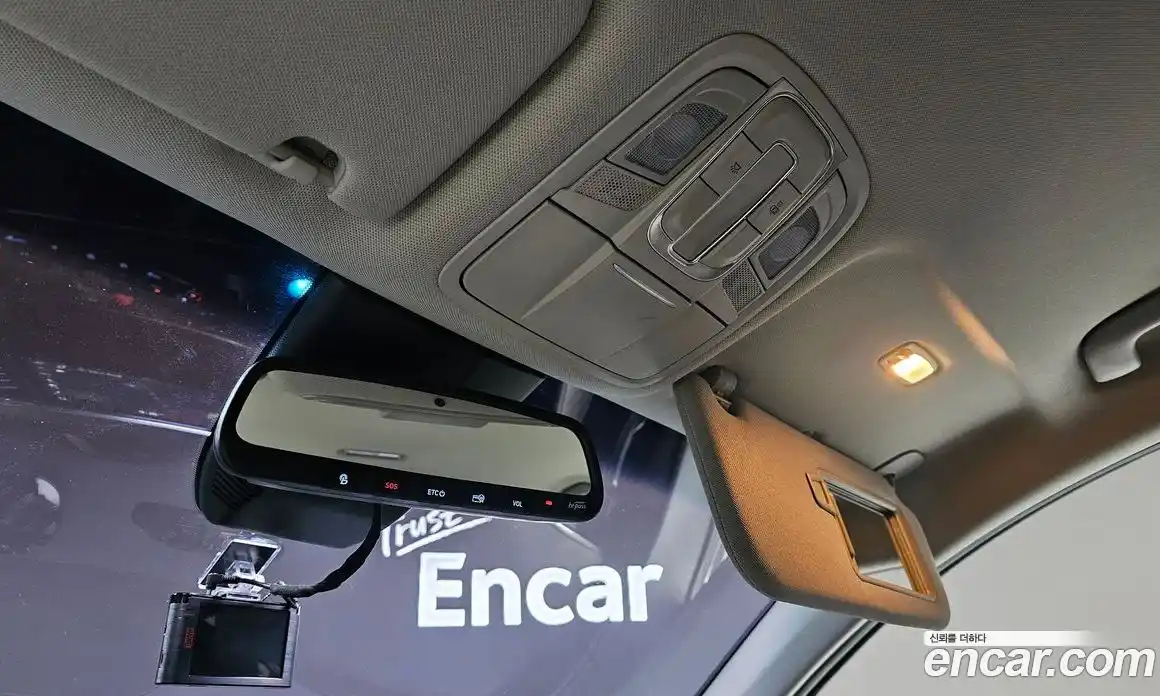 Hyundai Santa Fe 2019 2.0 Автомат в Москве № 320608, фото 15