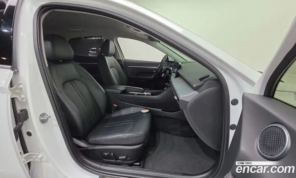 Hyundai Sonata 2024 2.0 Автомат в Москве № 320618, фото 10