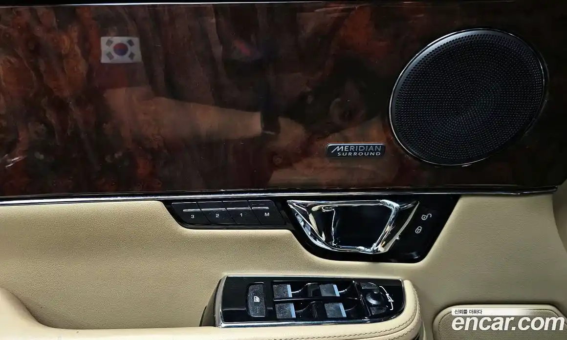 Jaguar XJ 2015 3.0 Автомат в Москве № 331539, фото 17