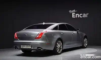 Jaguar XJ 2015 3.0 Автомат в Москве № 331539, миниатюра 2