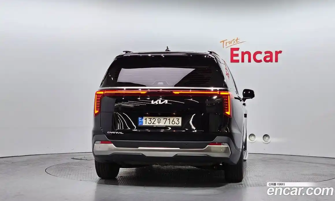 Kia Canival 2024 3.5 Автомат в Москве № 339025, фото 4