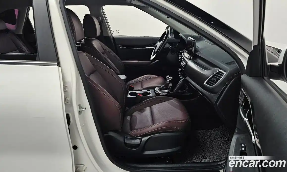 Kia Seltos 2020 1.6 Автомат в Москве № 339090, фото 11