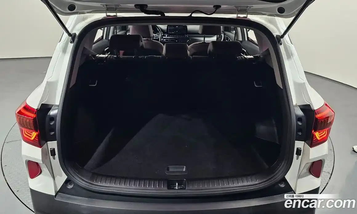 Kia Seltos 2020 1.6 Автомат в Москве № 339090, фото 20