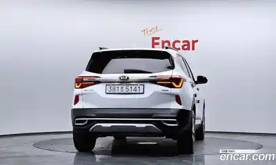 Kia Seltos 2020 1.6 Автомат в Москве № 339090, миниатюра 4