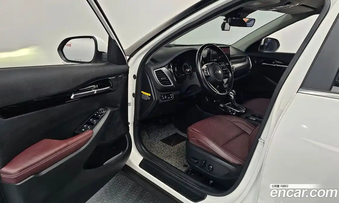 Kia Seltos 2020 1.6 Автомат в Москве № 339090, фото 10