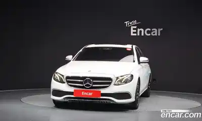 Mercedes-Benz E-Class 2020 2.0 Автомат в Москве № 343113, миниатюра 3