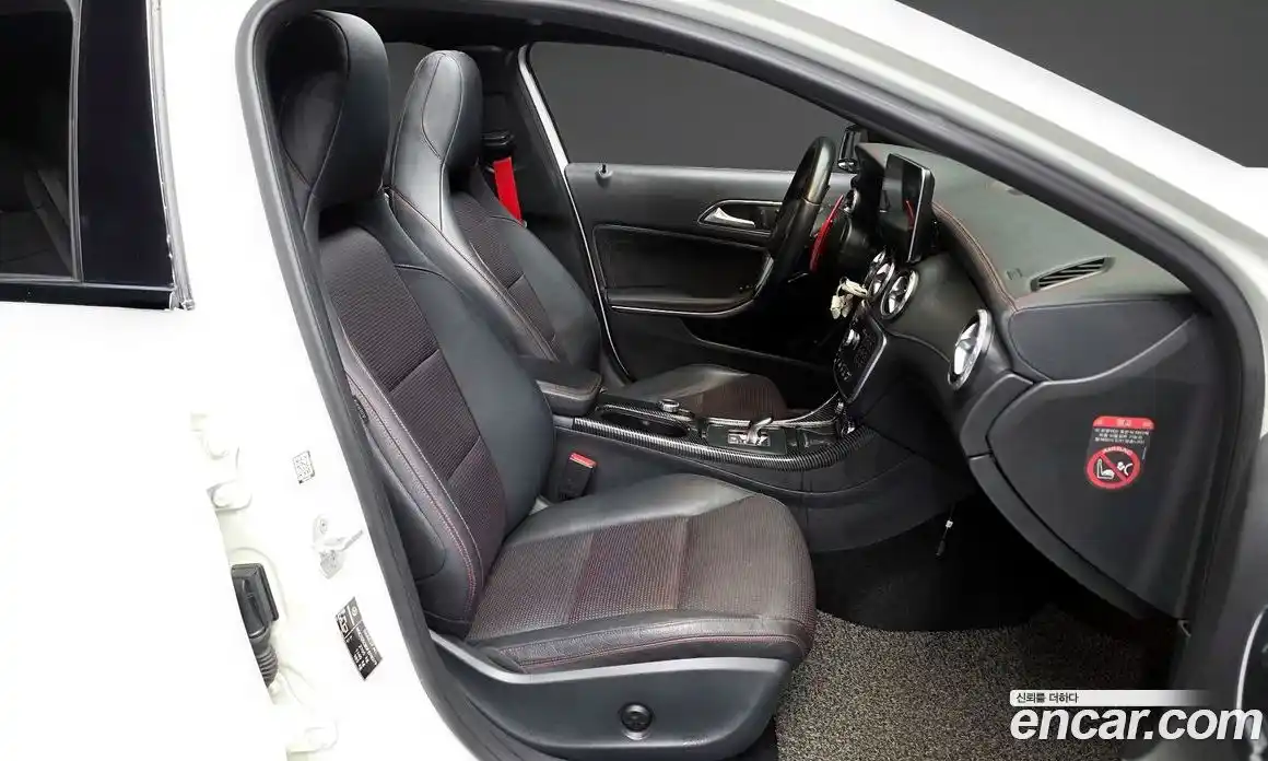 Mercedes-Benz GLA-Class 2015 2.0 Автомат в Москве № 391006, фото 11