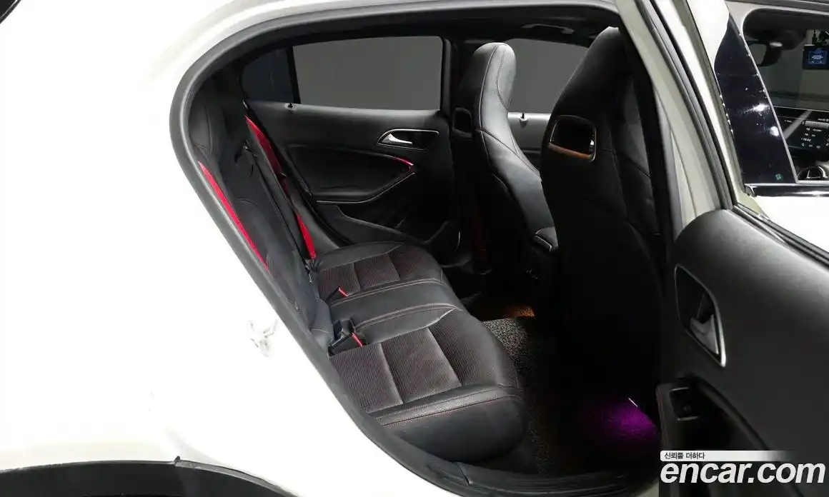 Mercedes-Benz GLA-Class 2015 2.0 Автомат в Москве № 391006, фото 12