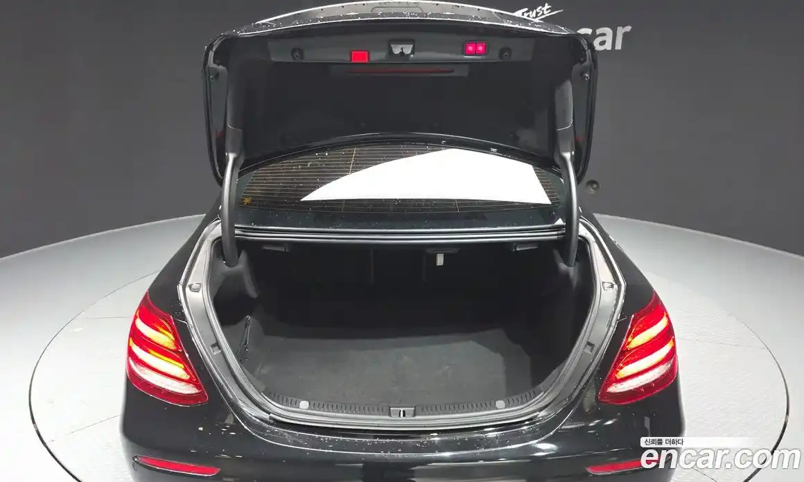 Mercedes-Benz E-Class 2020 2.0 Автомат в Москве № 391032, фото 19