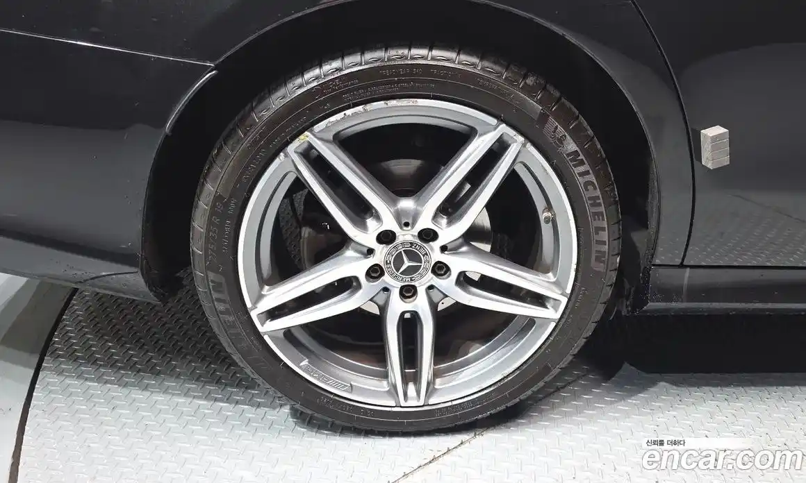 Mercedes-Benz E-Class 2020 2.0 Автомат в Москве № 391032, фото 4