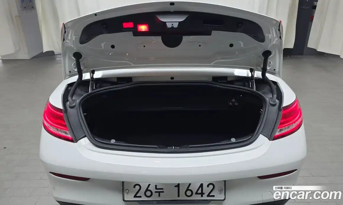 Mercedes-Benz C-Class 2018 2.0 Автомат в Москве № 391054, фото 20