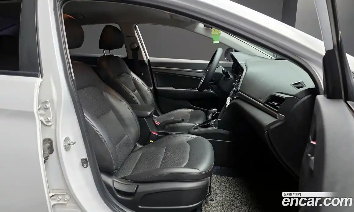 Hyundai Avante 2019 1.6 Автомат в Москве № 43581, фото 11