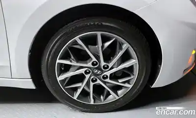 Hyundai Avante 2019 1.6 Автомат в Москве № 43581, миниатюра 5