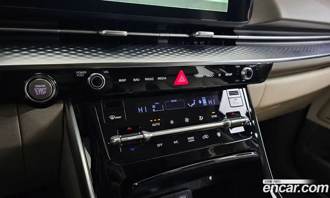 Kia Canival 2023 3.5 Автомат в Москве № 643951, фото 17