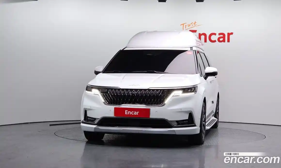 Kia Canival 2023 3.5 Автомат в Москве № 643951, фото 3