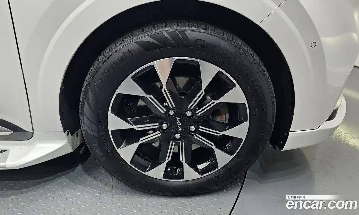 Kia Canival 2023 3.5 Автомат в Москве № 643951, фото 5