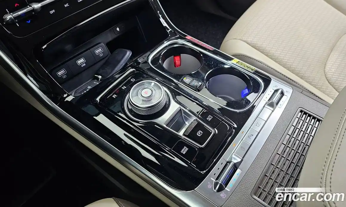 Kia Canival 2023 3.5 Автомат в Москве № 643951, фото 9