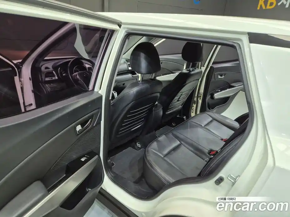 SsangYong TIBOLI 2015 1.6 Автомат в Москве № 645851, фото 14