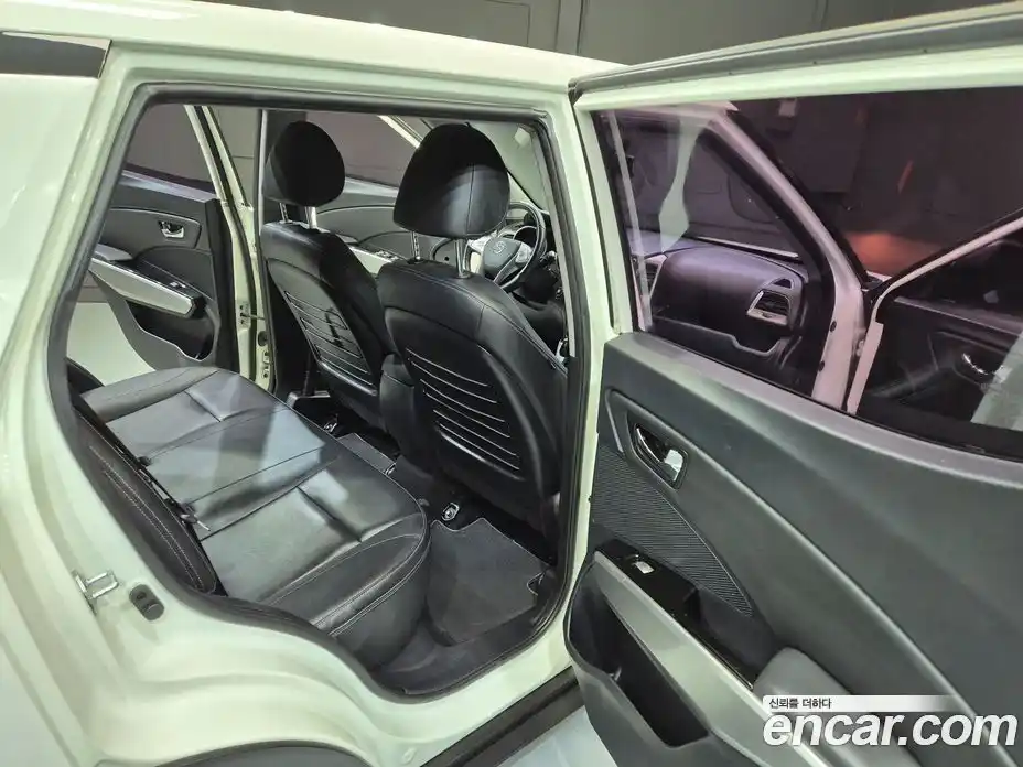 SsangYong TIBOLI 2015 1.6 Автомат в Москве № 645851, фото 15