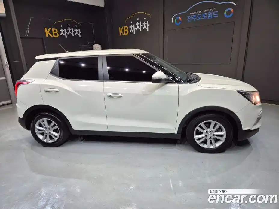 SsangYong TIBOLI 2015 1.6 Автомат в Москве № 645851, фото 3