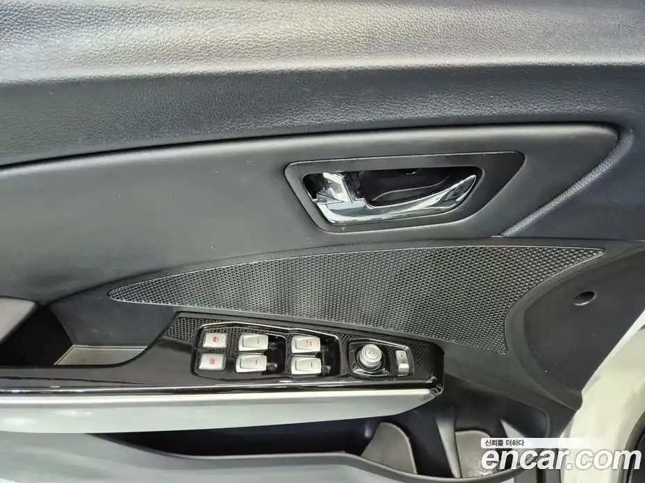 SsangYong TIBOLI 2015 1.6 Автомат в Москве № 645851, фото 6