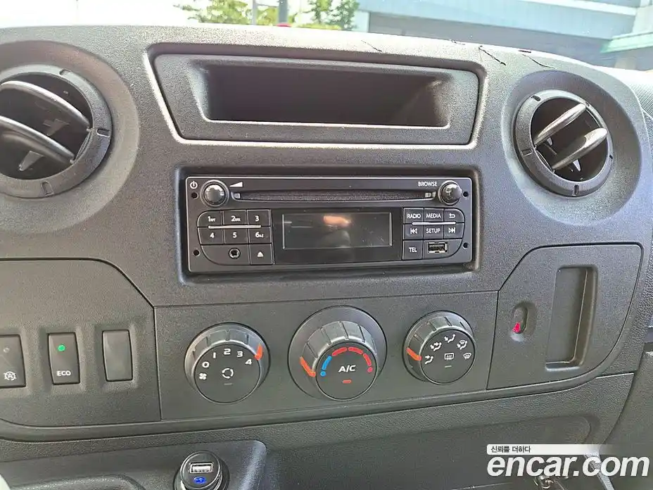 Renault Master 2019 2.3 Механическая в Москве № 647265, фото 11